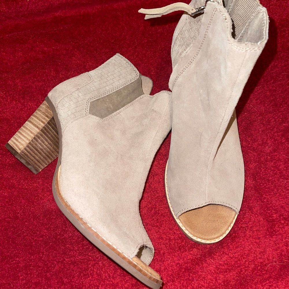 TOMS Majorca Peep Toe Booties sz9 EUC